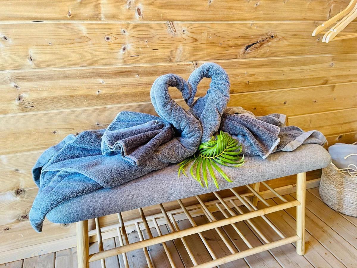 Lykke Suite Spa Sauna Piscina Y Jardin Buzanada Exterior foto