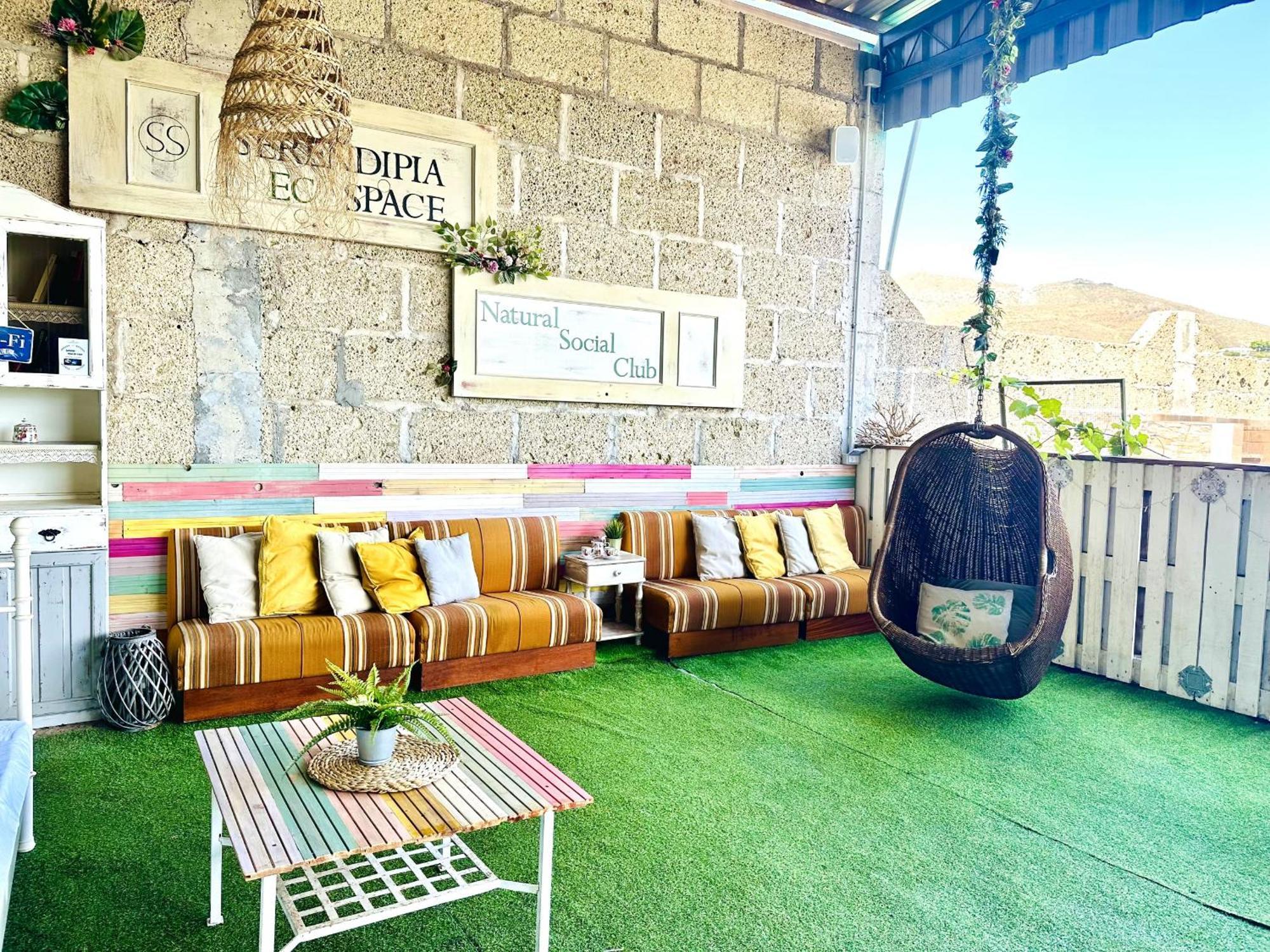 Lykke Suite Spa Sauna Piscina Y Jardin Buzanada Exterior foto
